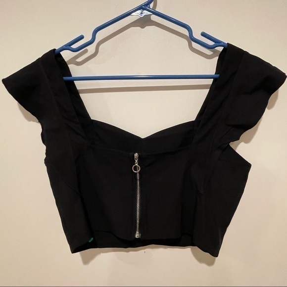 Nwt CBR Large Black Crop Top With Ruffle Sleeve - Picture 2 of 6